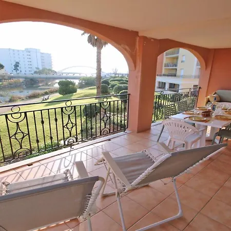 Port Marine アパート