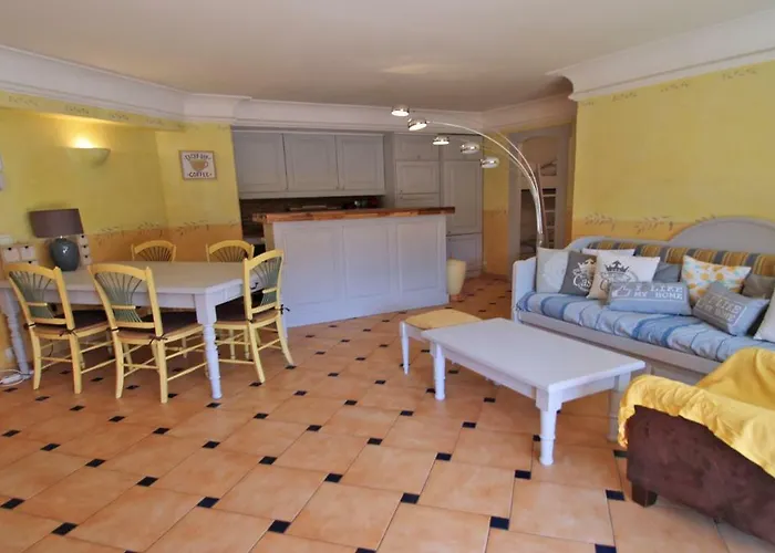 Port Marine Apartment