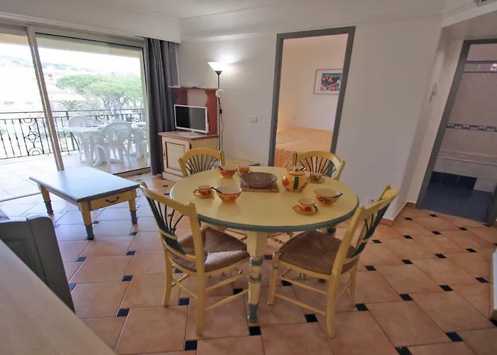 Port Marine Apartment *